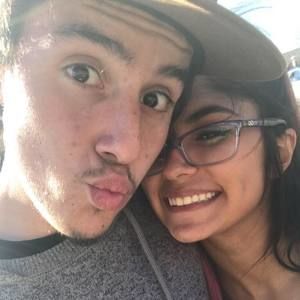 Meet your Posher, Ari